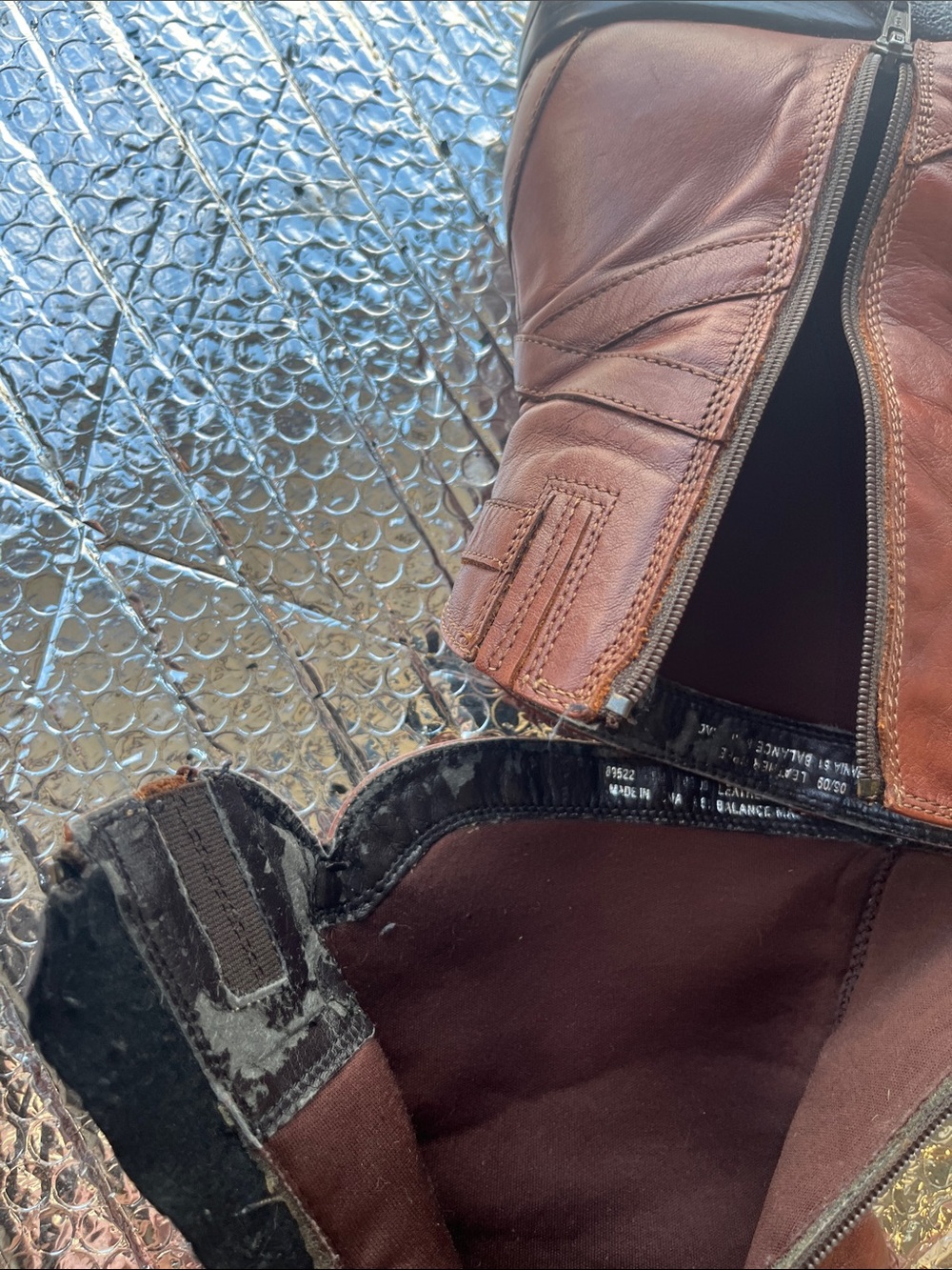 Clark’s Classic Brown Leather Square-Toe Boots - Picture 10 of 11